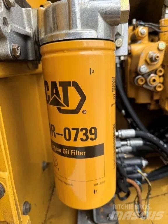 CAT 323DL (320DL) Pásová rýpadla