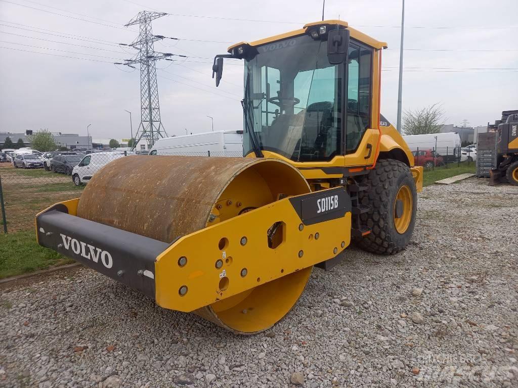 Volvo SD 115 B Tahačové válce