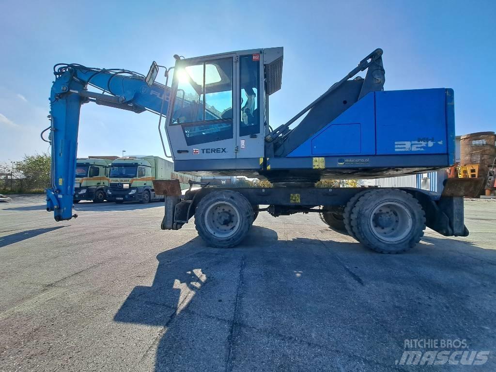 Fuchs MHL 320F Stroje pro manipulaci s odpadem