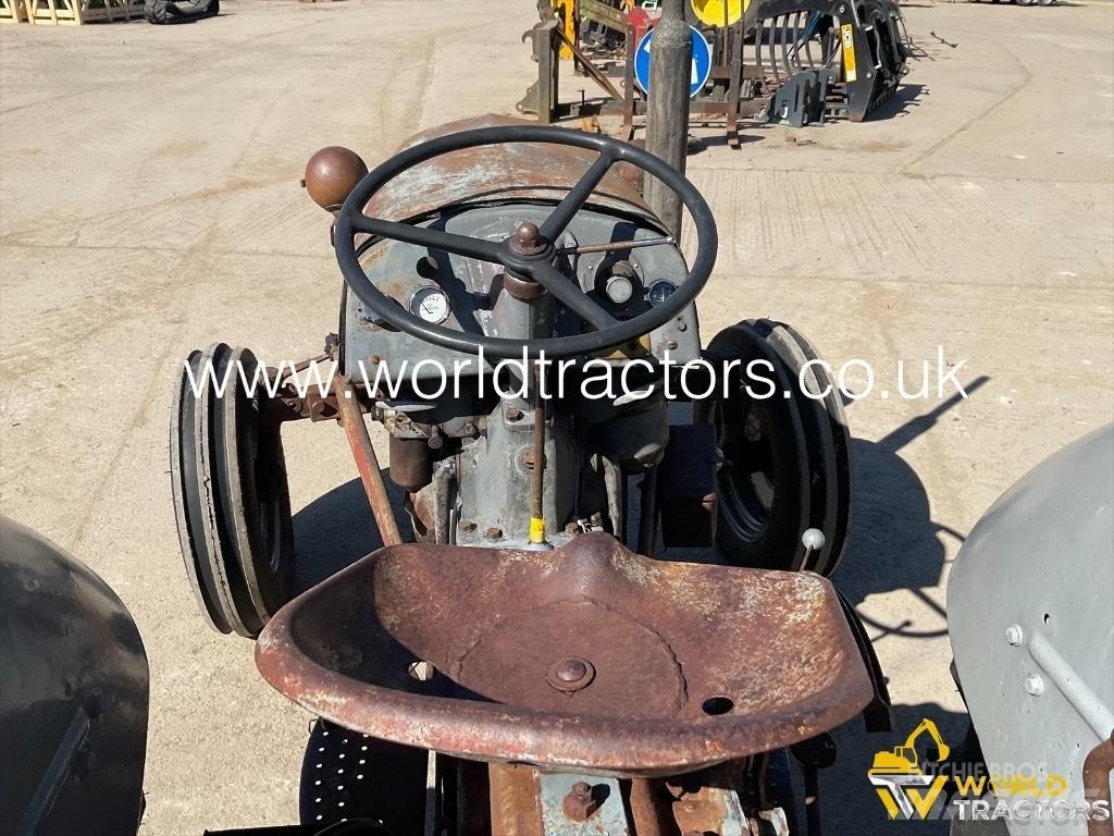 Ferguson TRACTOR Traktory