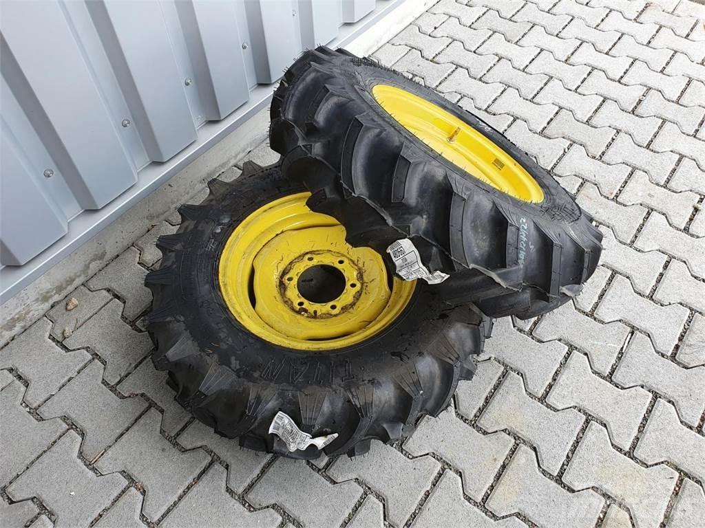 Titan 8-16 x2 Pneumatiky, kola a ráfky