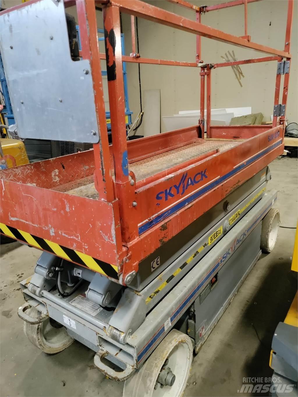 SkyJack SJ3220 Nůžková zvedací plošina