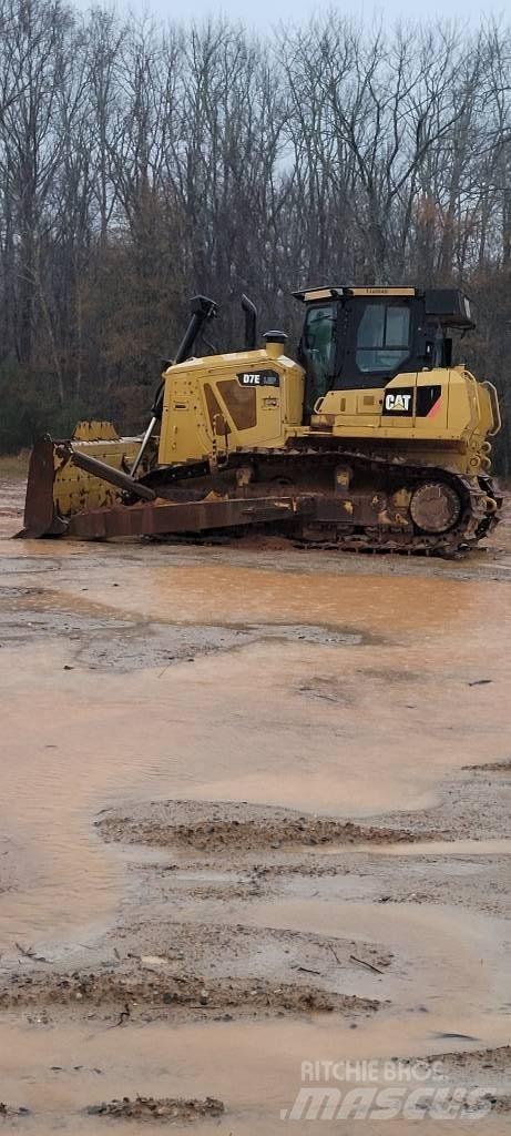 CAT D7E Pásové dozery