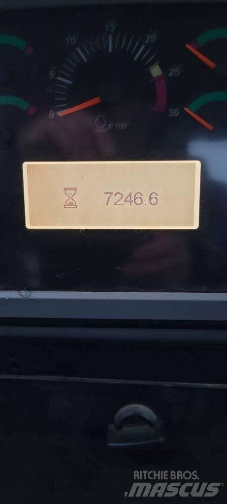 CAT D7E Pásové dozery