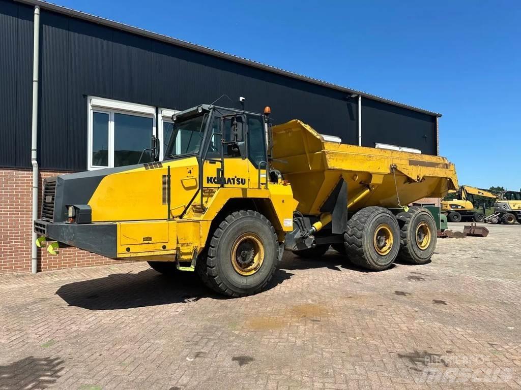 Komatsu HM300-2 Kloubové dempry