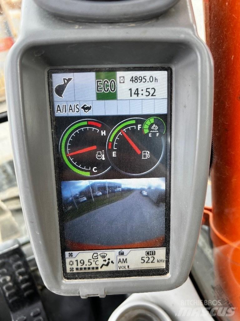 Hitachi ZX 135 US-6 Pásová rýpadla