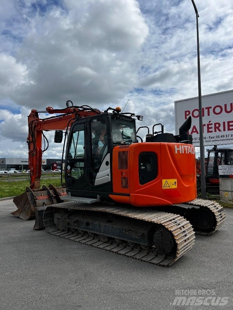 Hitachi ZX 135 US-6 Pásová rýpadla
