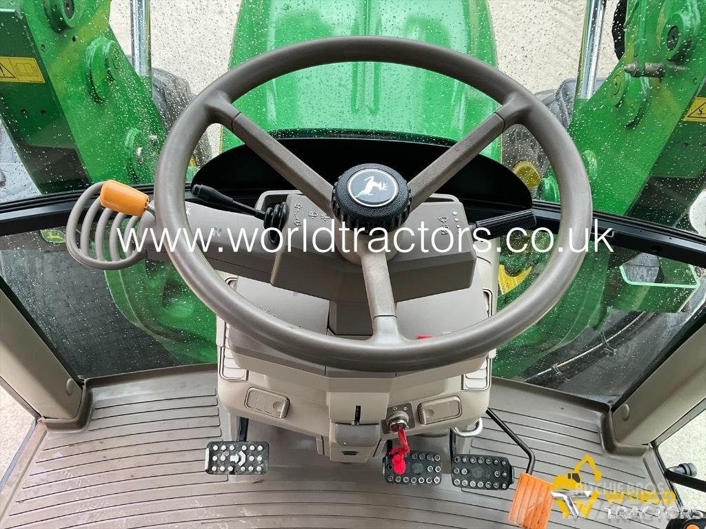 John Deere 6330 Traktory