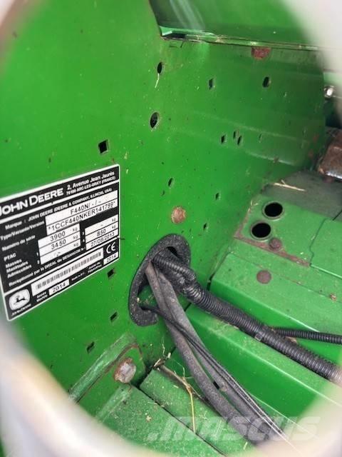 John Deere F 440 R Lis na válcové balíky