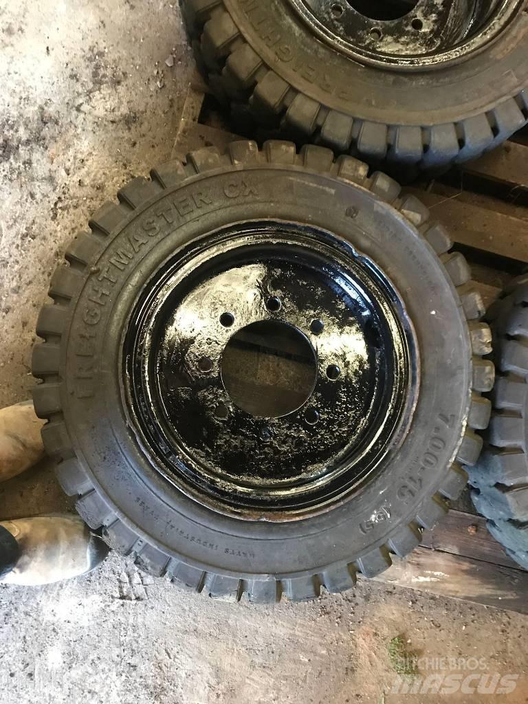 Bobcat S 175 Smykem řízené nakladače