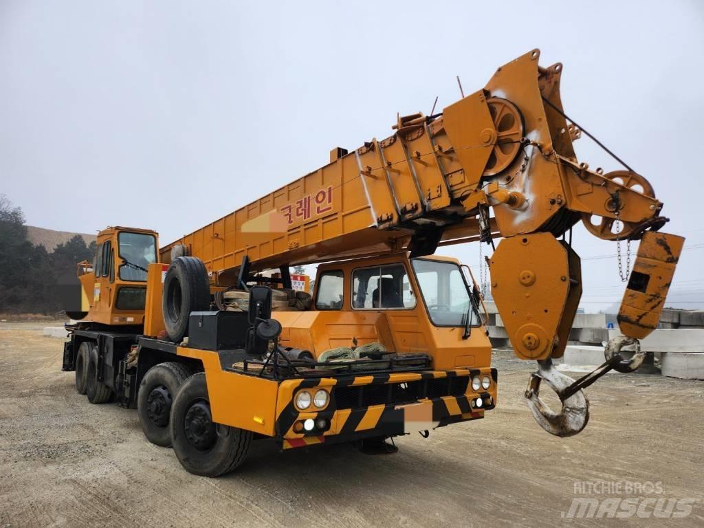 Hyundai HC 50 Univerzální terénní jeřáby