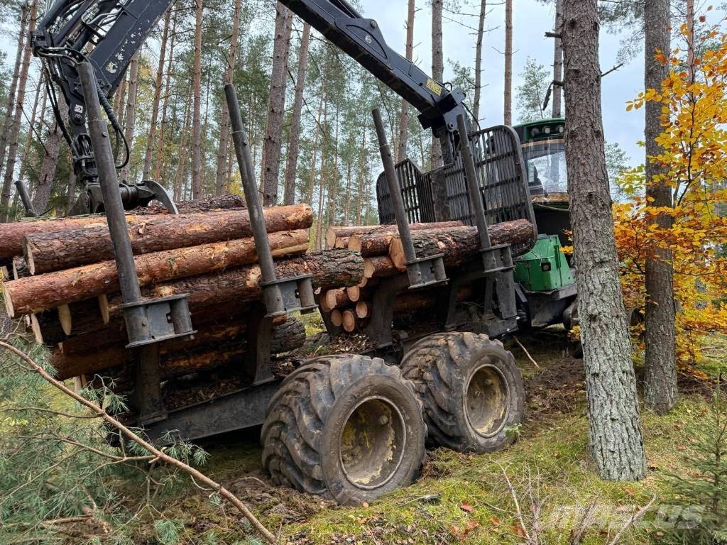 John Deere 1010 E Vyvážecí traktory