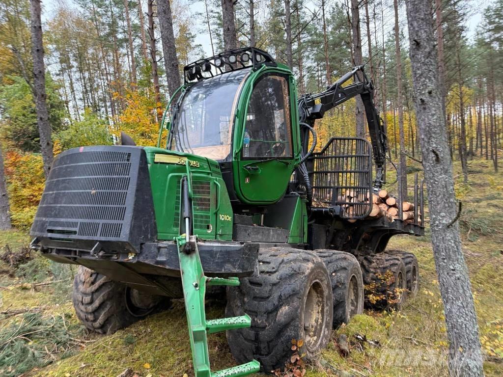 John Deere 1010 E Vyvážecí traktory