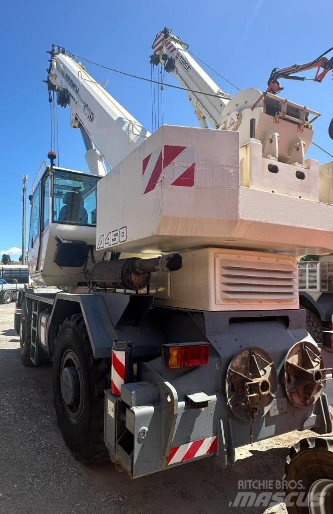 Terex A450 Jeřáby pro těžký terén