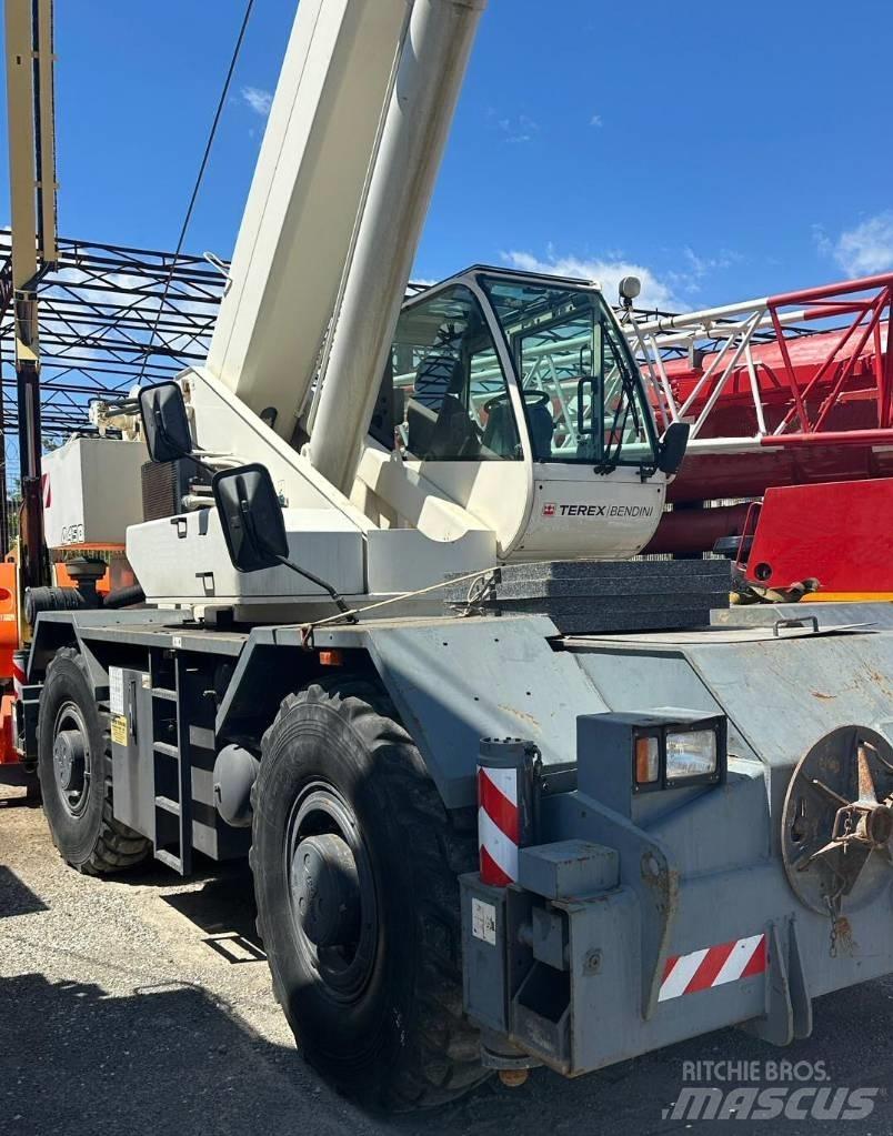 Terex A450 Jeřáby pro těžký terén