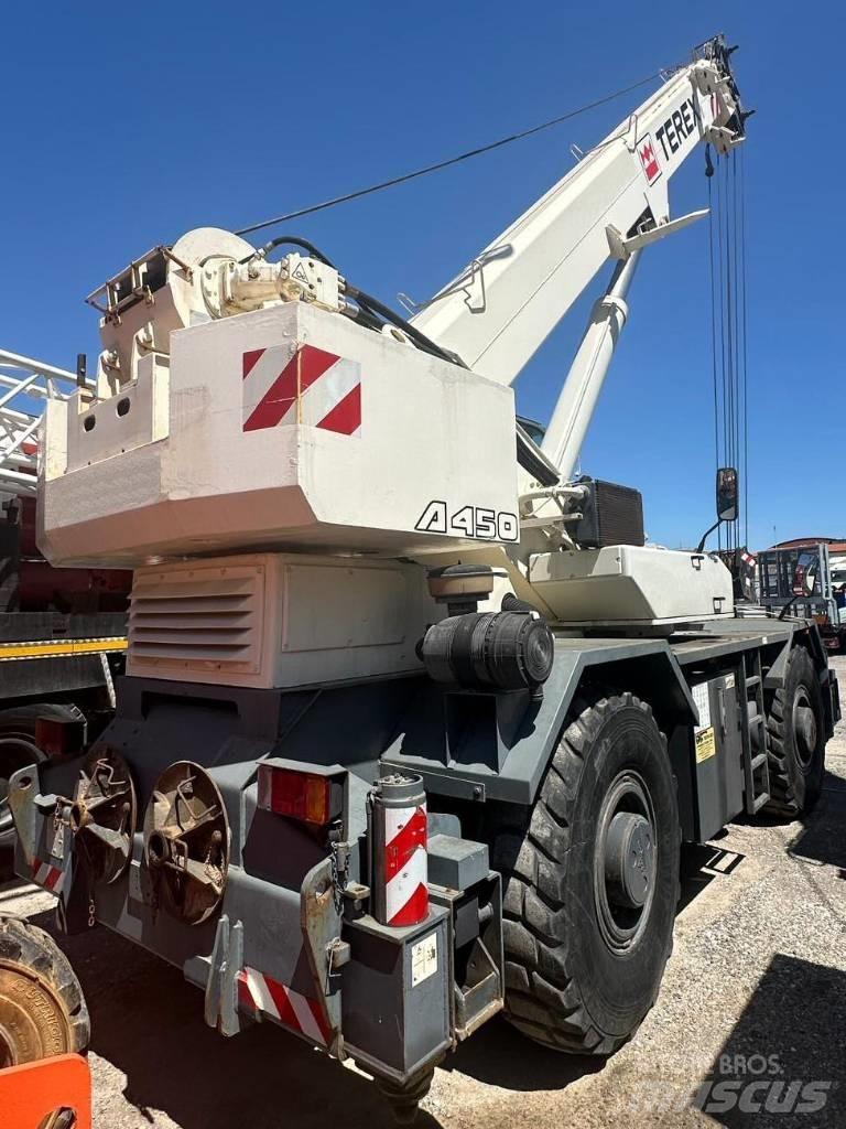 Terex A450 Jeřáby pro těžký terén
