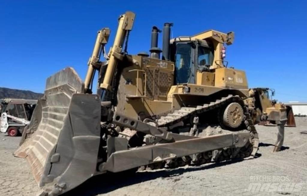 CAT D10T Pásové dozery