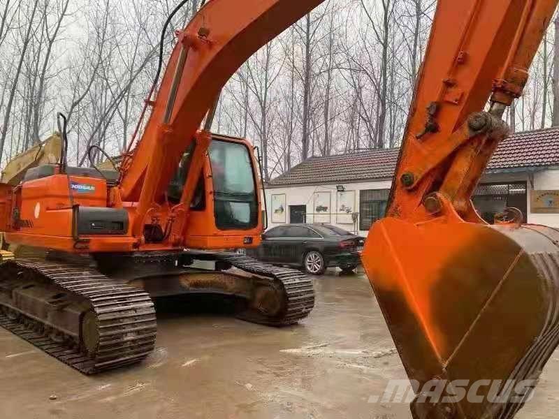 Doosan DX300LC Pásová rýpadla