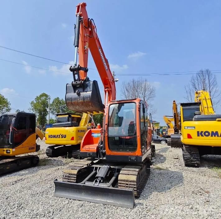 Doosan DX75-9C Midi rýpadla 7t - 12t