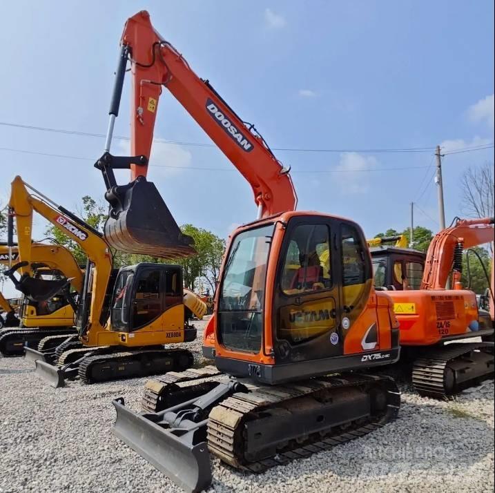 Doosan DX75-9C Midi rýpadla 7t - 12t