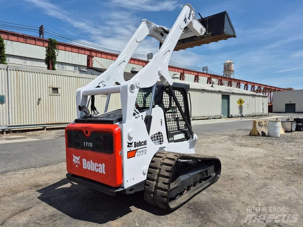 Bobcat T 770 Smykem řízené nakladače