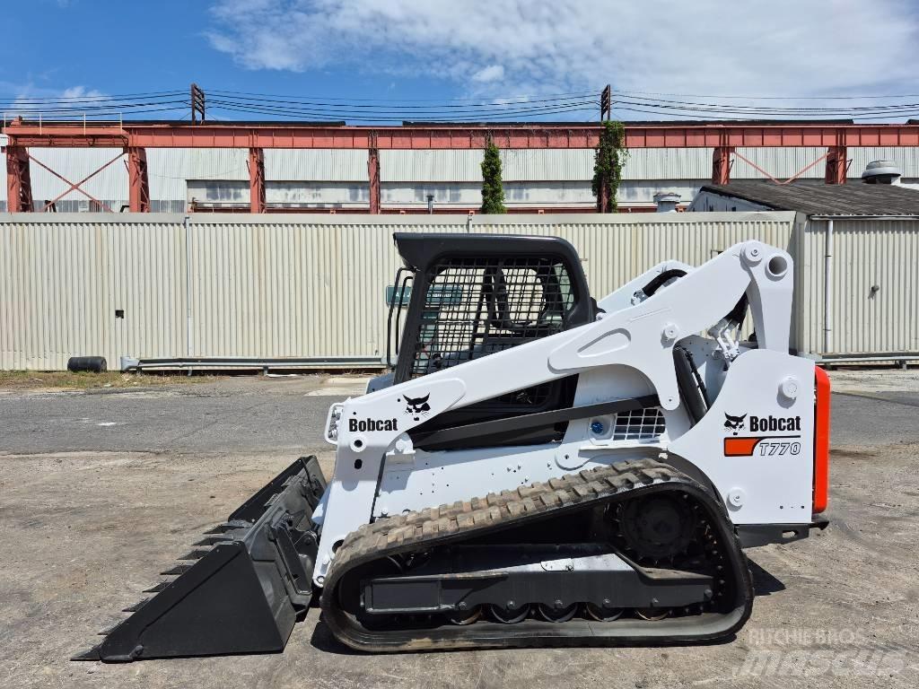Bobcat T 770 Smykem řízené nakladače