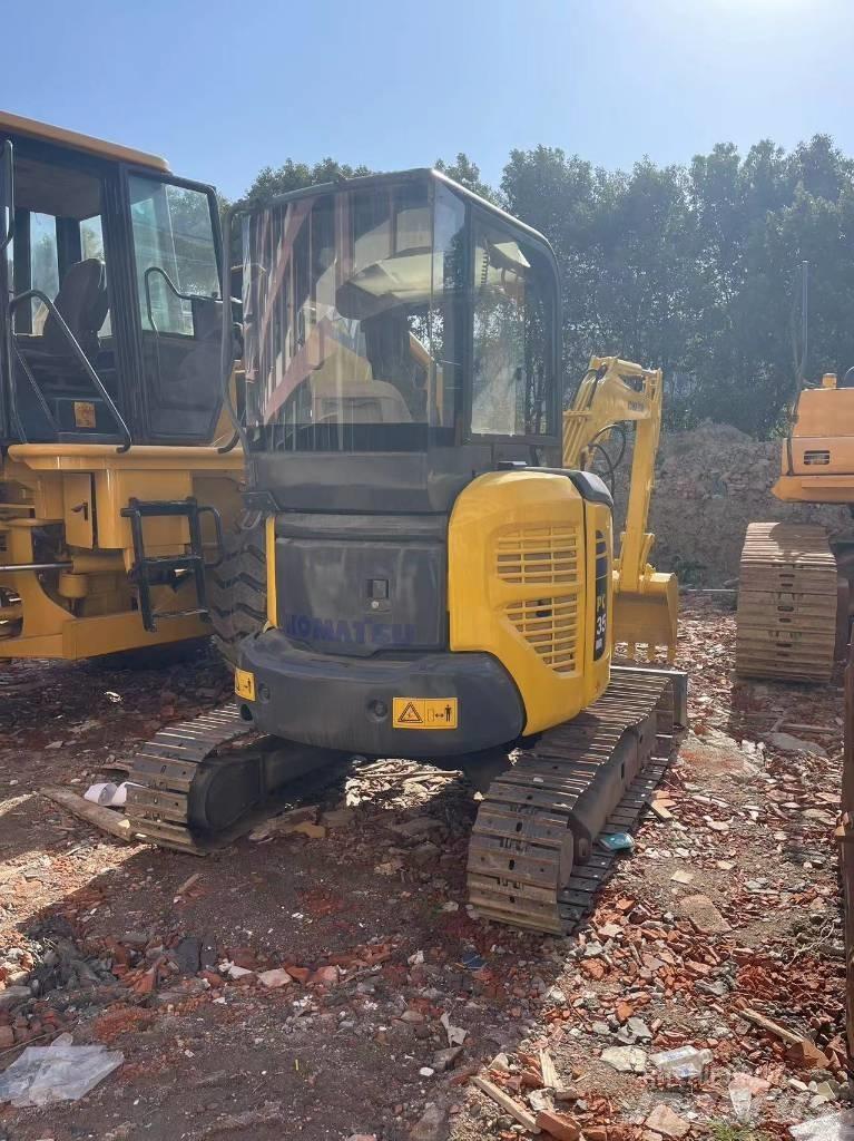 Komatsu PC 35 Pásová rýpadla