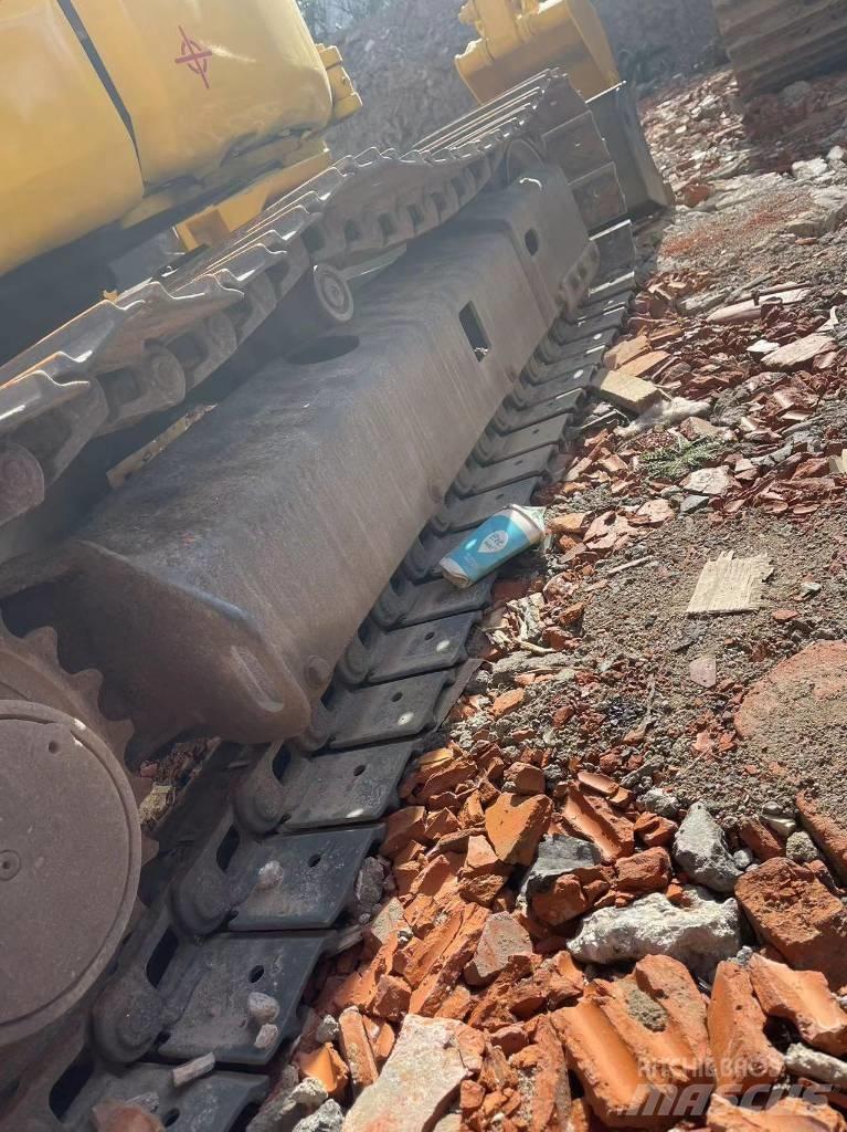 Komatsu PC 35 Pásová rýpadla