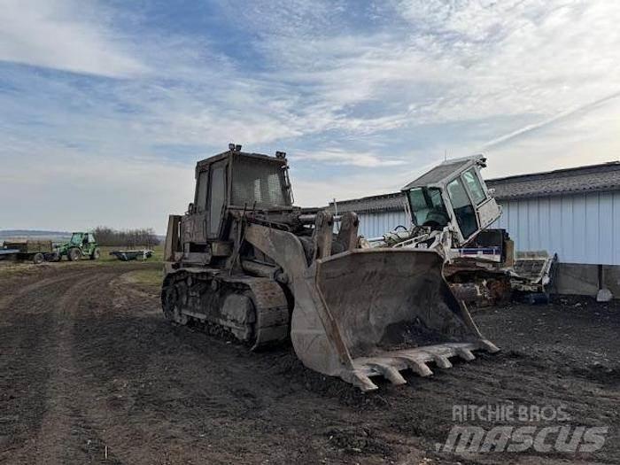 CAT 973C - Kolové nakladače