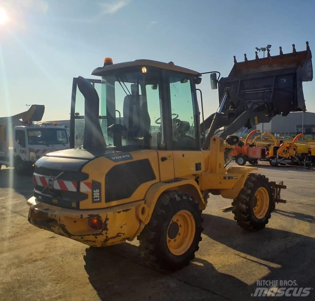 Volvo L30G Kolové nakladače