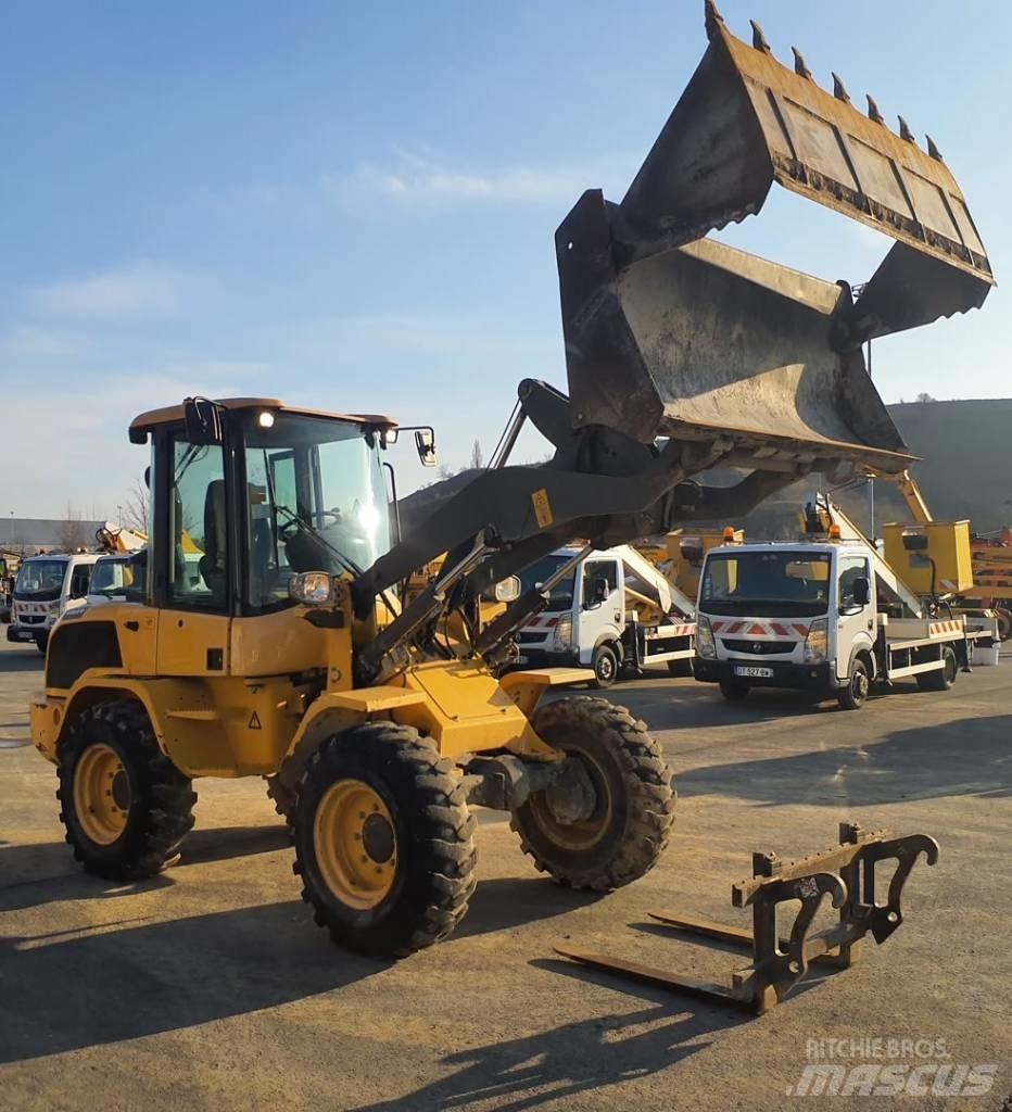 Volvo L30G Kolové nakladače