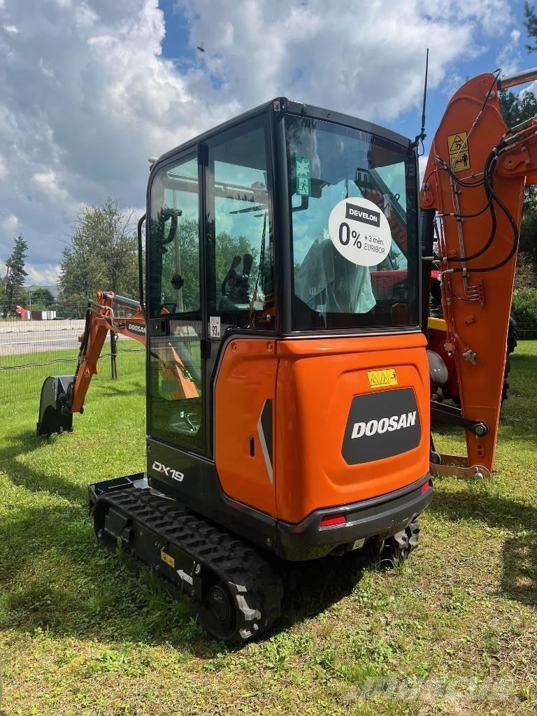 Doosan DX 19 Pásová rýpadla
