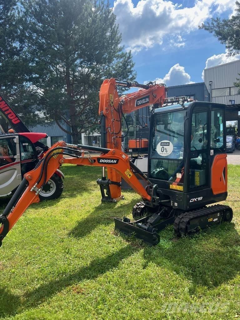 Doosan DX 19 Pásová rýpadla