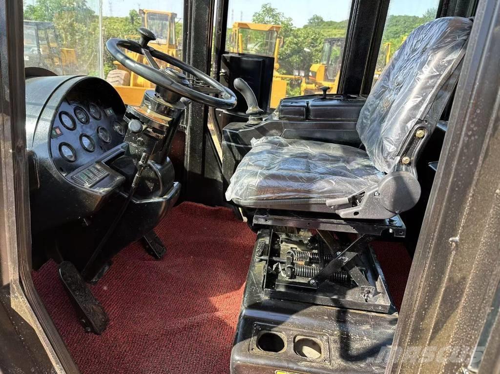 CAT 966H Kolové nakladače