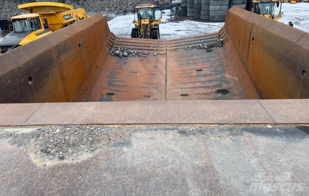 Komatsu 605-7 Pevné dempry