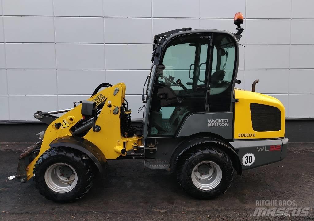 Wacker Neuson WL 32 Kolové nakladače