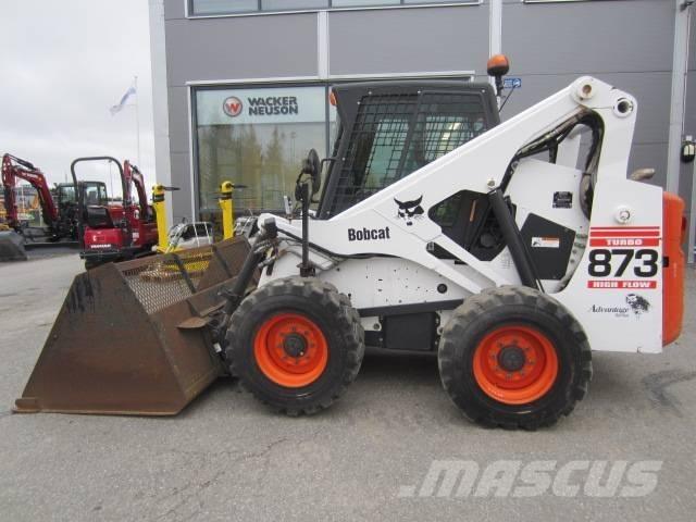 Bobcat 873 HF Smykem řízené nakladače