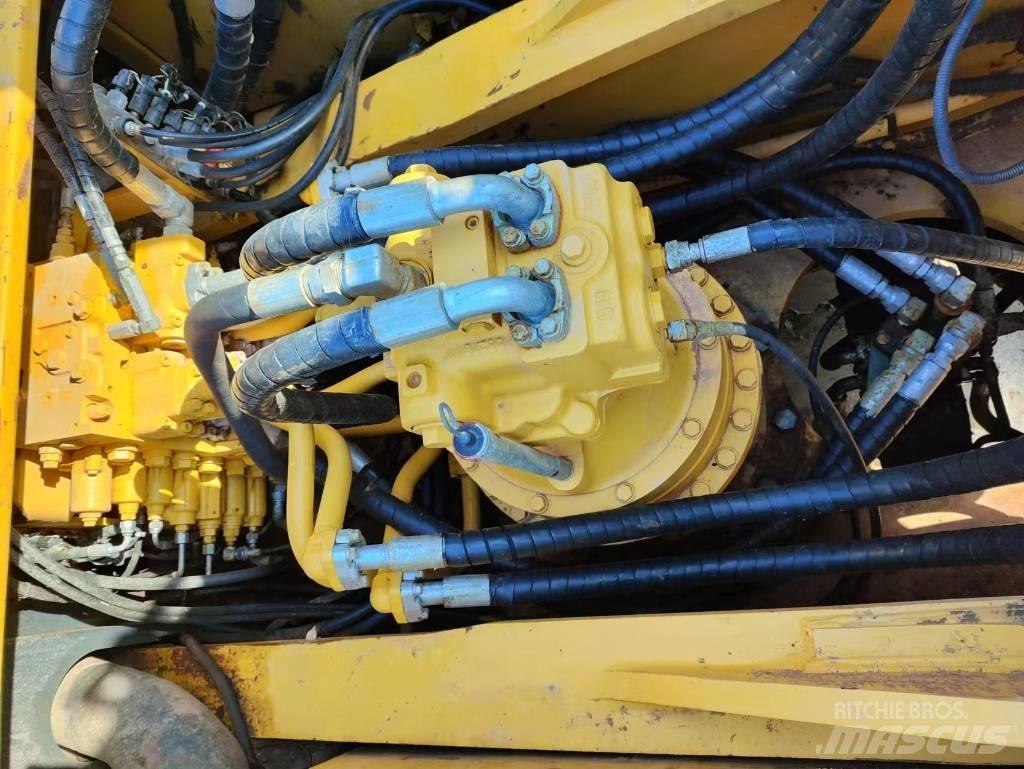 Komatsu PC 450 LC-8 Pásová rýpadla