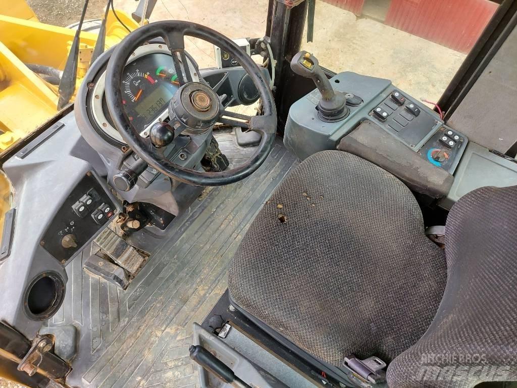 CAT 938 H Kolové nakladače