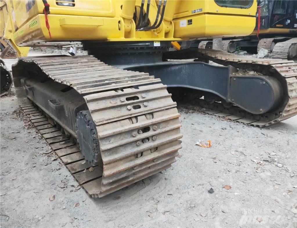 Komatsu PC200-7 Pásová rýpadla