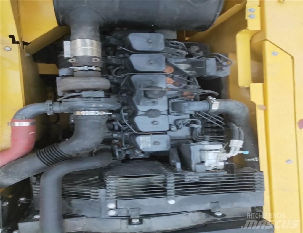 Komatsu PC200-7 Pásová rýpadla