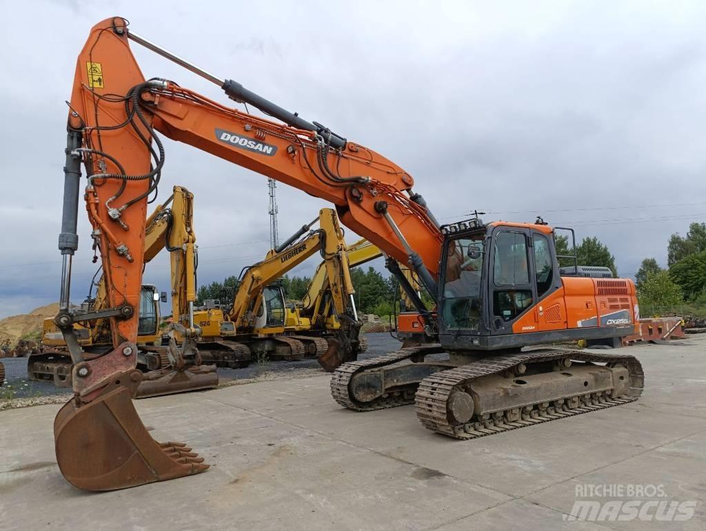 Doosan DX 255 LC-5 Pásová rýpadla