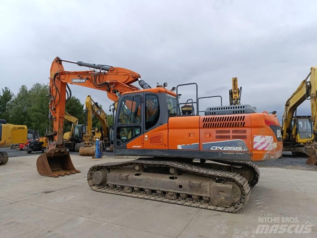 Doosan DX 255 LC-5 Pásová rýpadla