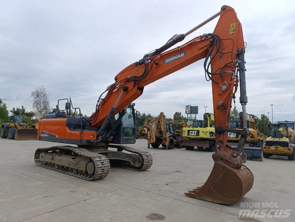 Doosan DX 255 LC-5 Pásová rýpadla