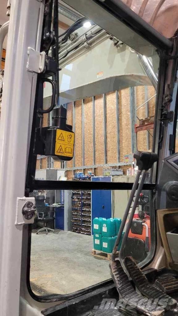 Takeuchi TB 2150 R Pásová rýpadla