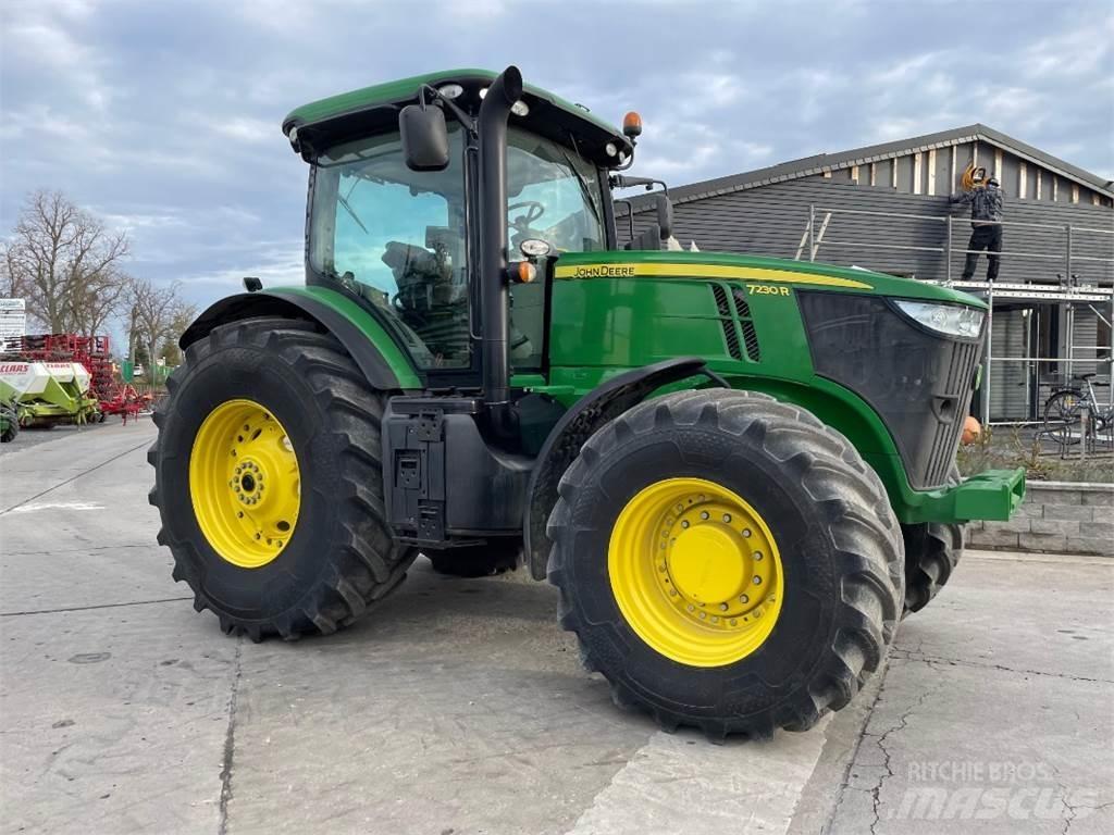 John Deere 7230 R Traktory