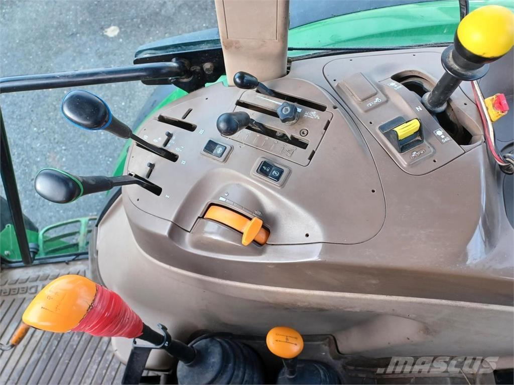 John Deere 5080M Traktory