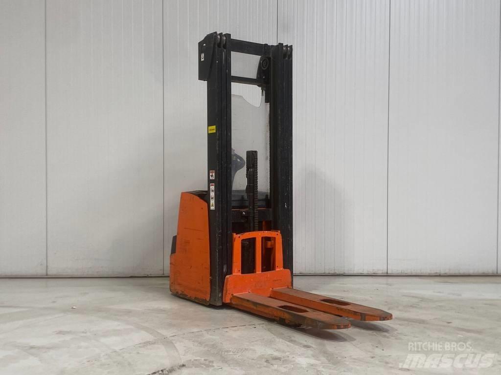 Hyster S1.4 Ručně vedené vysokozdvižné vozíky
