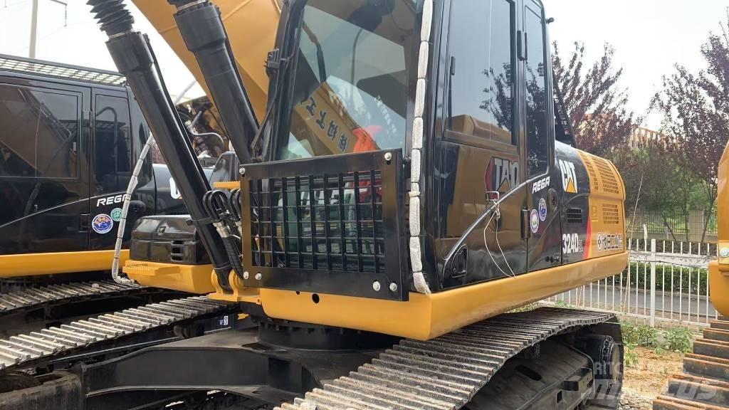 CAT 324 D L Pásová rýpadla