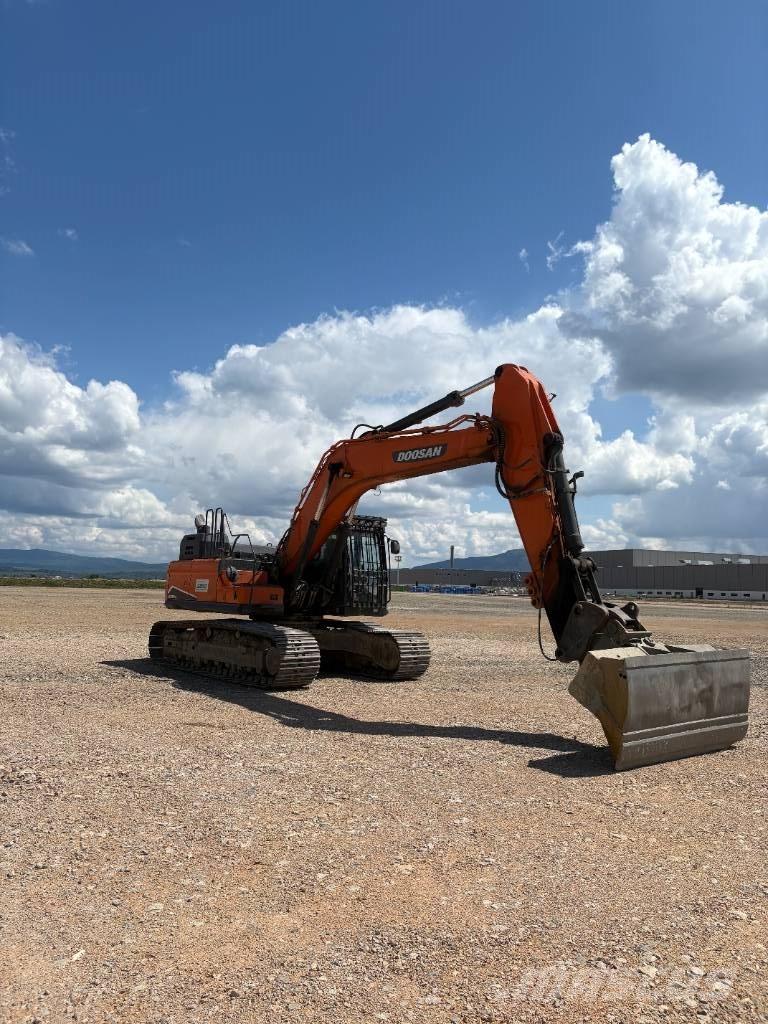 Doosan DX 300 LC-5 Pásová rýpadla